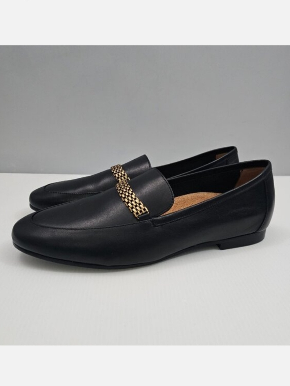 Vionic Charlotte Flat Loafer Womens 9.5 Black Leather Gold Chain Comfort Work